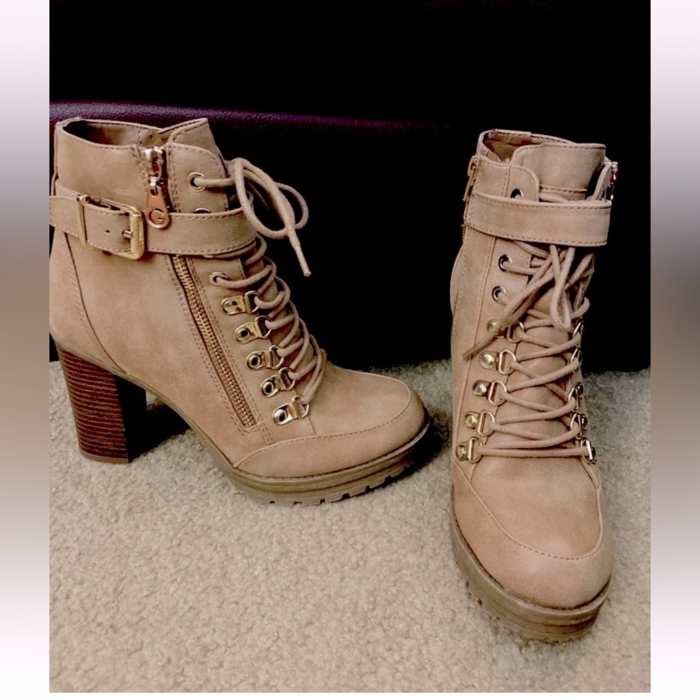 G BY GUESS Grazzy Women's Size 7.5M Tan Ankle Boots Zip with GOLD Accents